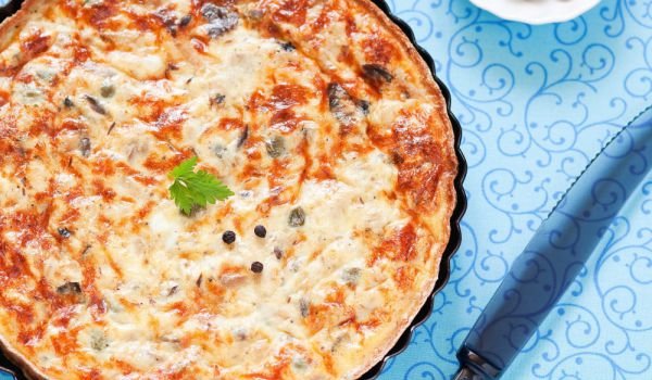 Пай с пилешко месо и гъби