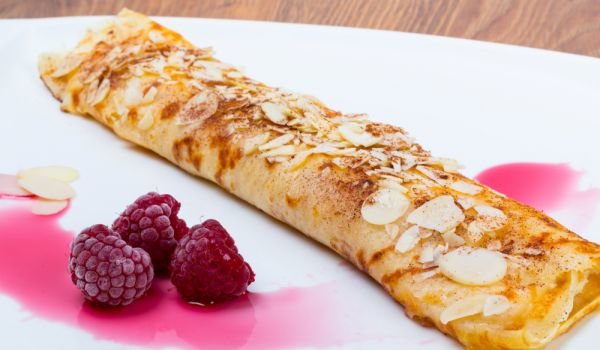 Палачинки фламбе с бадеми