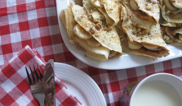Палачинки с банани, шоколад и карамел