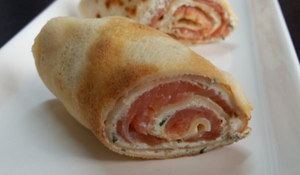 Палачинки с крема сирене и сьомга