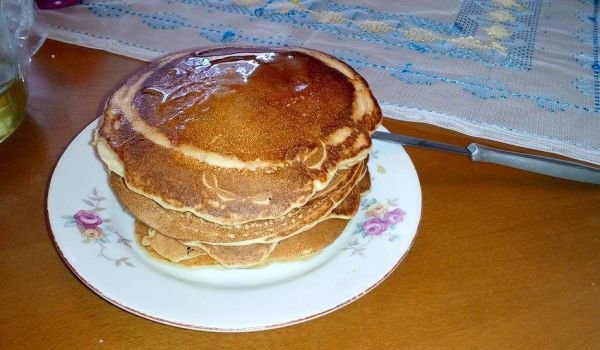 Палачинки с масло и вода