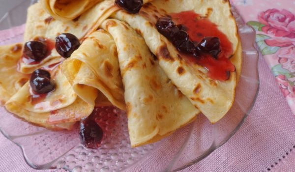 Палачинки с прясно мляко и гореща вода