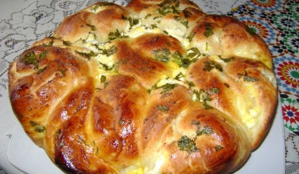 Памук питка със сирене и магданоз