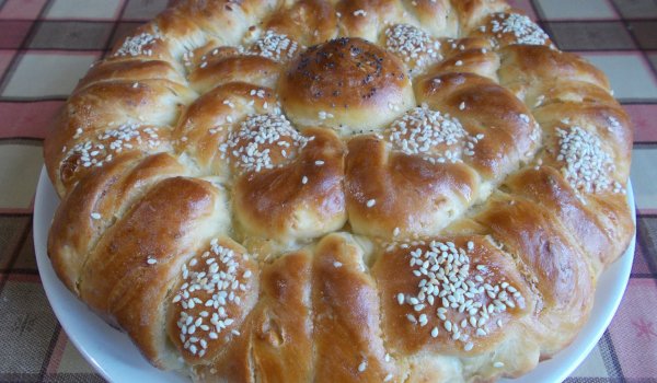 Памук погача със сирене и сусам