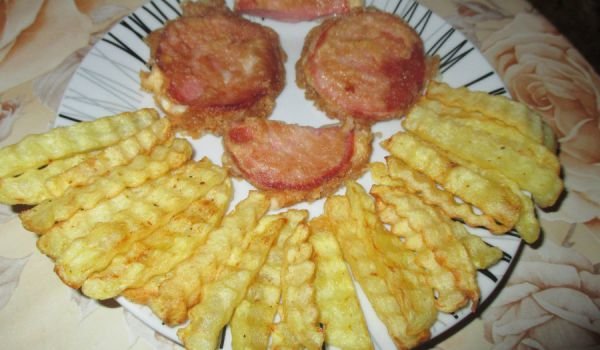 Паниран салам с кашкавал