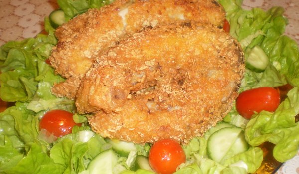 Паниран шаран с корнфлейкс върху канапе