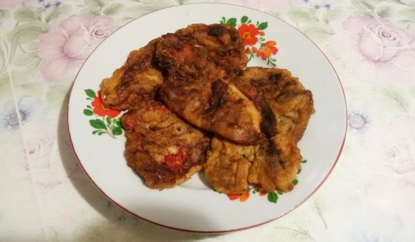 Панирани чушки със сирене и яйца