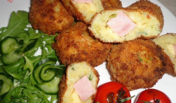 Панирани картофени кюфтета с изненада