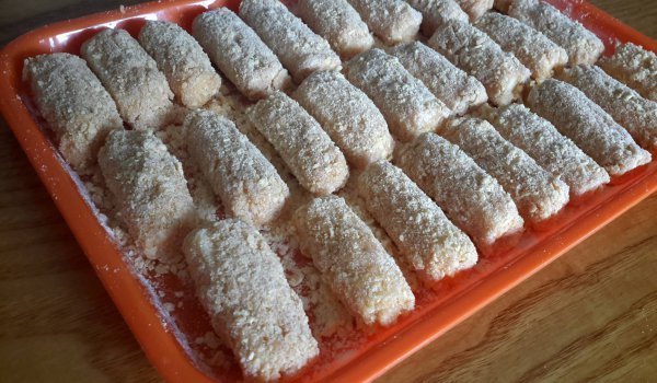 Панирани кашкавалчени пръчици