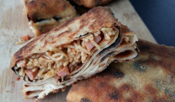 Панирани палачинки с фиде и мортадела