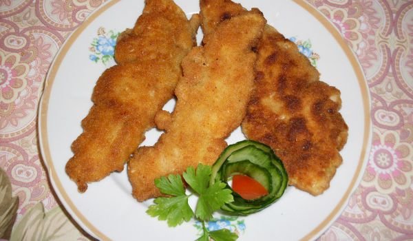 Панирани пилешки филенца с галета