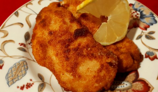 Панирани пилешки пържоли с галета