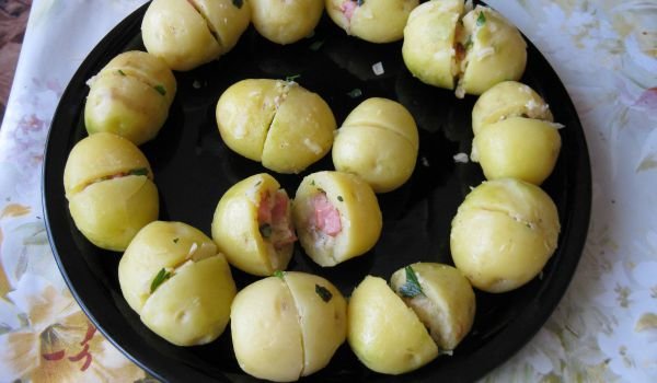 Панирани пълнени картофи с шунка и кашкавал