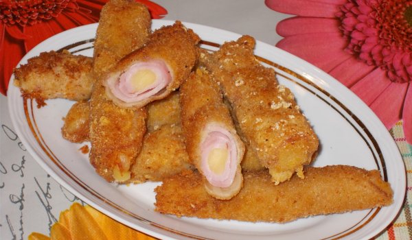 Панирани рулца от шунка и кашкавал
