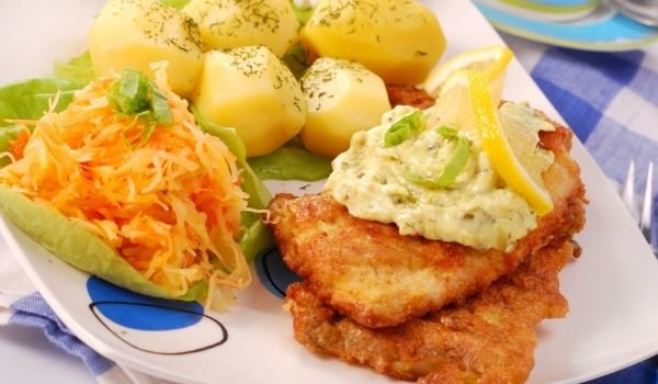 Панирани сандвичи с шунка и кашкавал