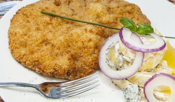 Панирани свински шницели