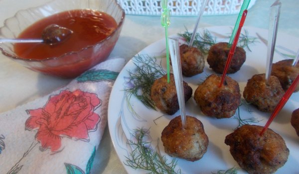 Парти кюфтенца със сладко-кисел сос