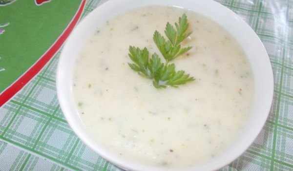Пасирана супа от броколи, моркови и картофи