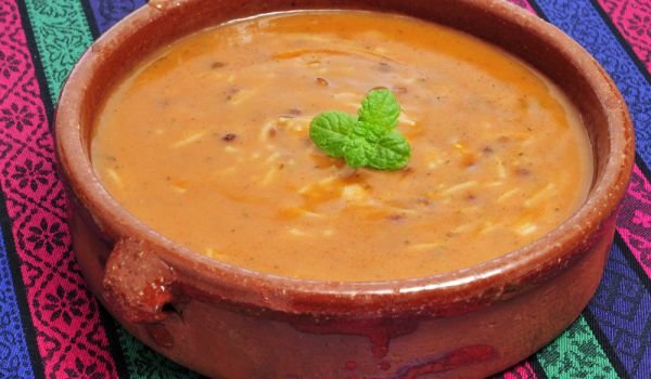 Пасирана супа от зрял фасул със запръжка