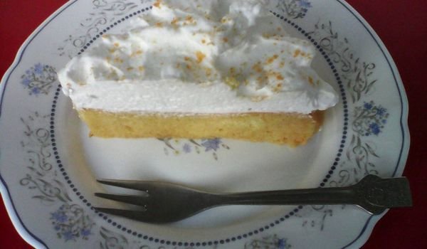 Пастички с карамелен сироп и сметана