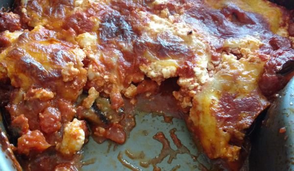 Патладжан с моцарела и доматен сос