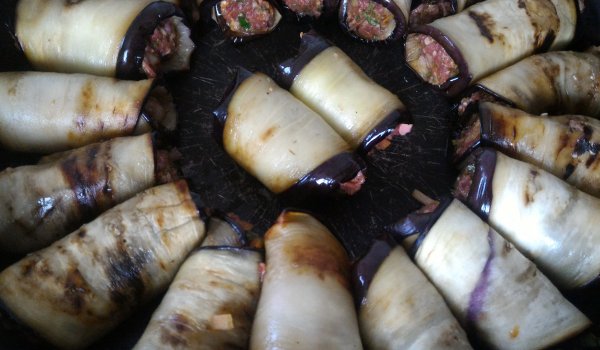 Патладжанени рулца с плънка от кайма