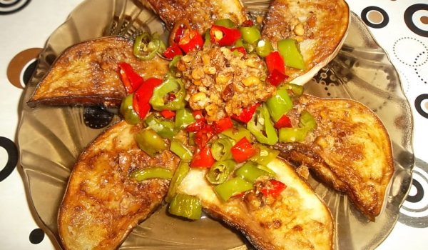 Патладжани и чушки със сос от орехи