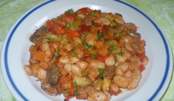 Печен боб с тиквички