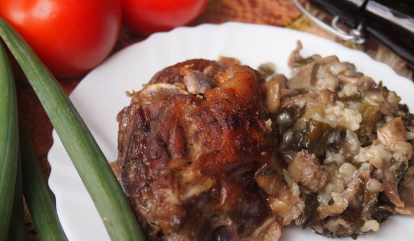 Печена агнешка плешка върху дроб сарма