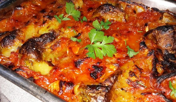 Печени чушки с домати на фурна