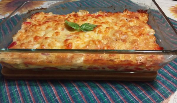 Печени чушки с извара и яйца на фурна