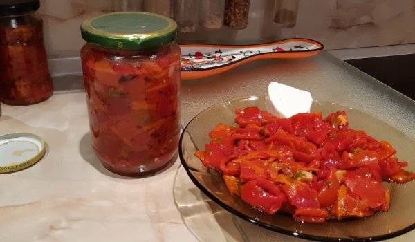 Печени чушки с моркови и оцет