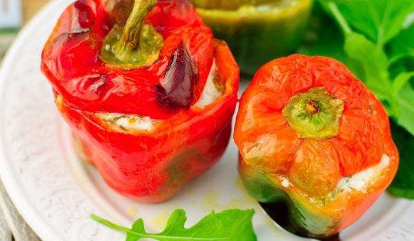 Печени чушки с рикота и босилек