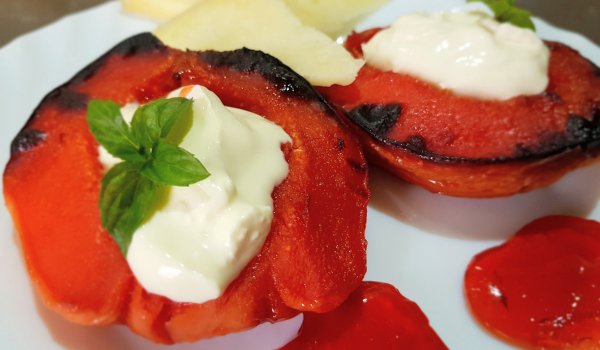 Печени дюли с ром, заквасена сметана и сирене Манчего