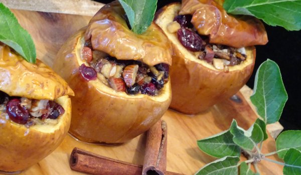 Печени ябълки с ароматна плънка