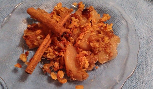 Печени ябълки с овесени ядки и орехи