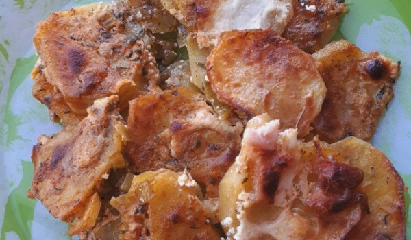 Печени картофи с праз и шунка