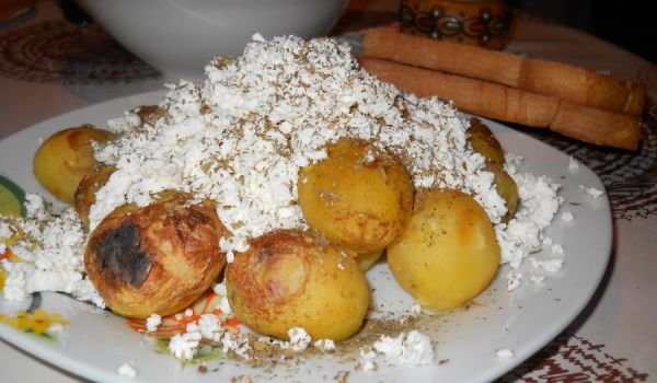 Печени картофки със сирене и масло