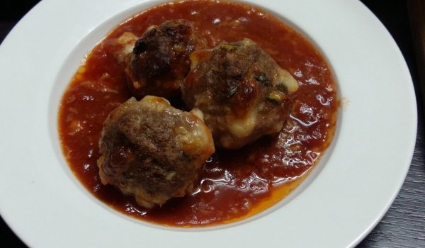 Печени кюфтета с кимион и домати
