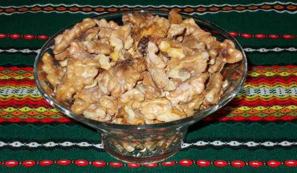 Печени орехи с хималайска сол