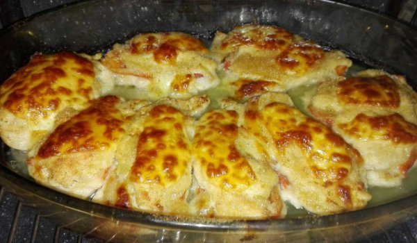 Печени пилешки гърди с чушки и кашкавал