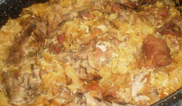 Печени свински ребра с кисело зеле и ориз на фурна