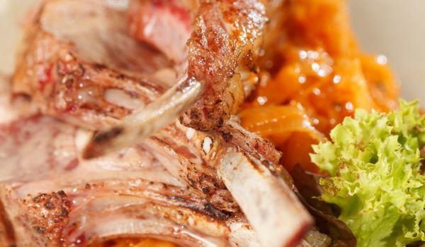 Печено агнешко гръбче