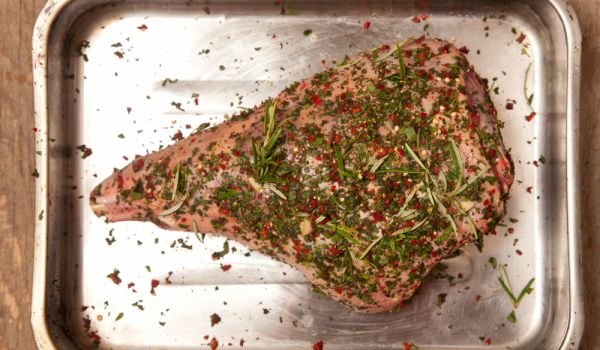 Печено ярешко бутче с мащерка