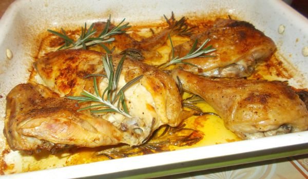 Печено пиле с розмарин и масло