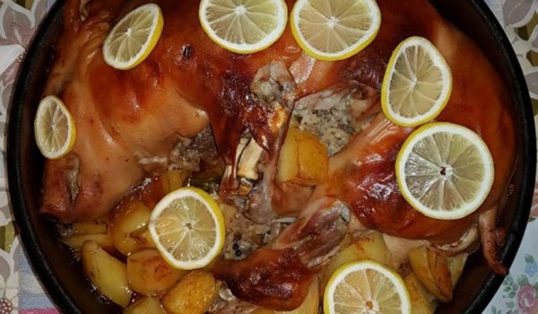 Печено Прасенце с Картофи