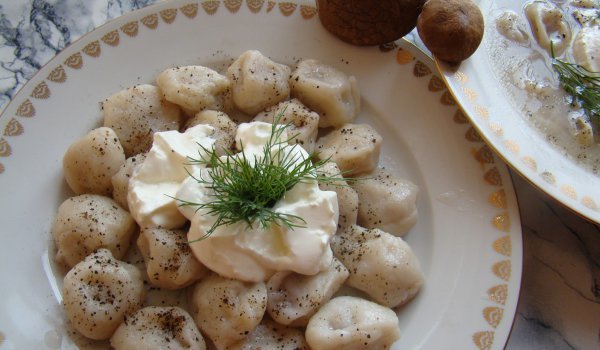 Пелмени с кайма и горски манатарки