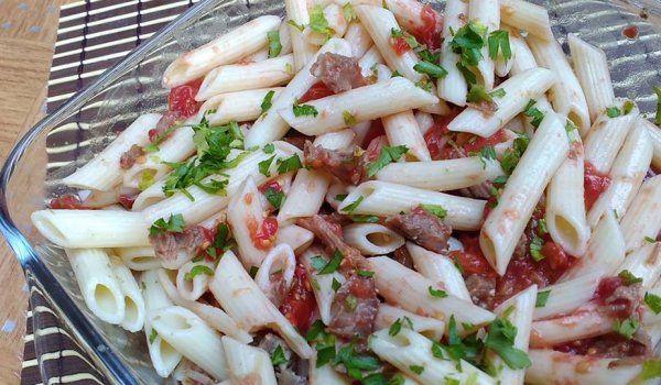Пене с домати, месо и кашкавал