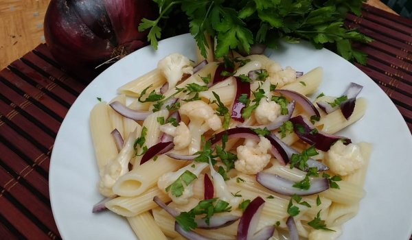 Пене с карфиол и червен лук