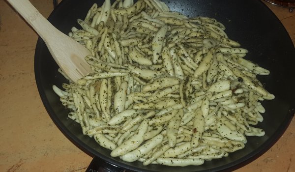 Пене със сушени домати и каперси